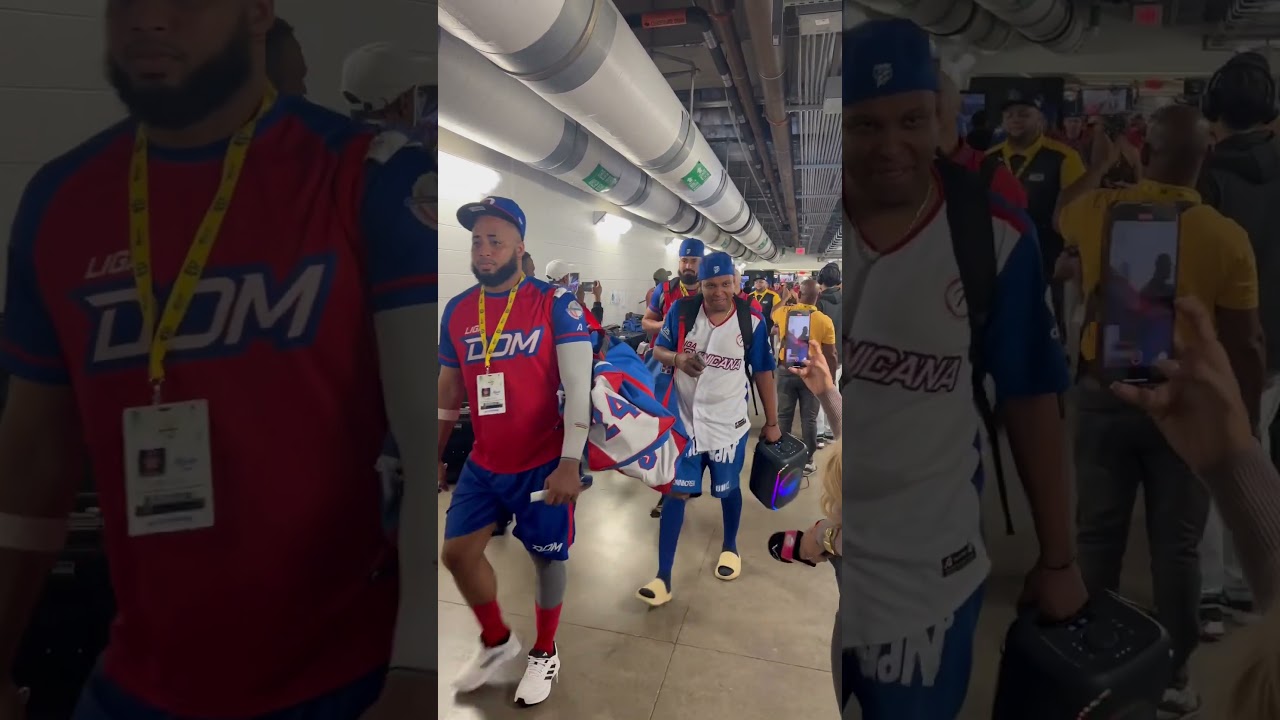 Llegada del equipo #dominicano para el encuentro frente a #mexico #seriedelcaribe #lasmayores