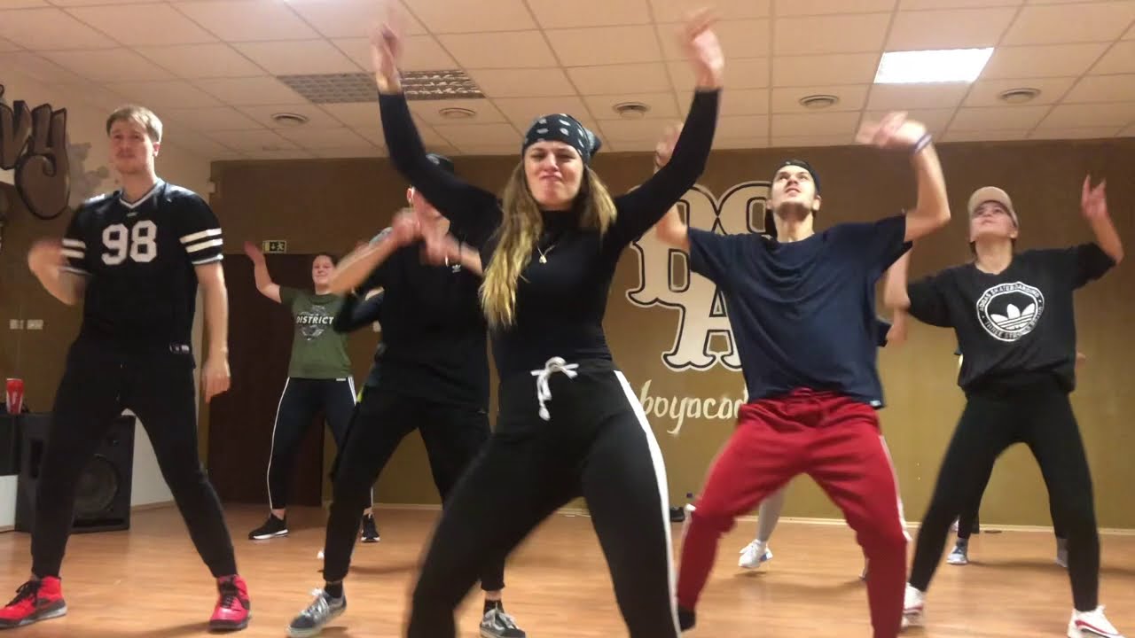 Dancehall Middle school Vibe by Klára Marinovová and students