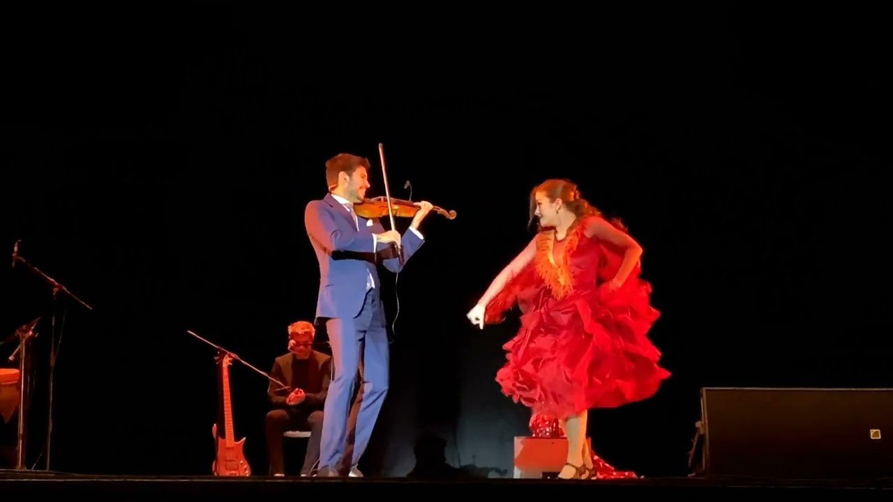 Irene Olvera Interpreta la Andaluza de Paco Montalvo: ¡Magia en Movimiento!