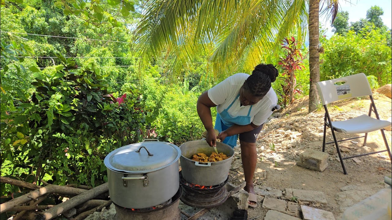 Big pots rolling out for our elderly || sponsored videos feeding the elderly in our community