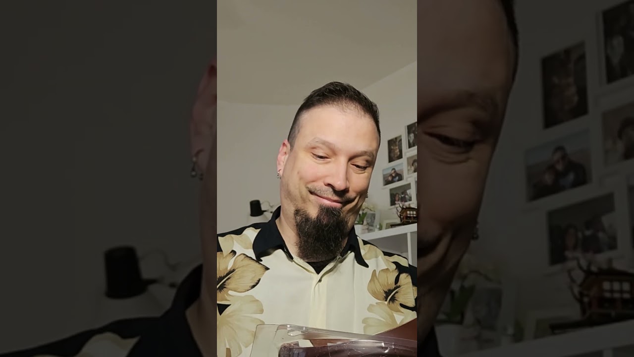 Vediamo cosa c'&egrave; dentro l'uovo della Cranio Creations!