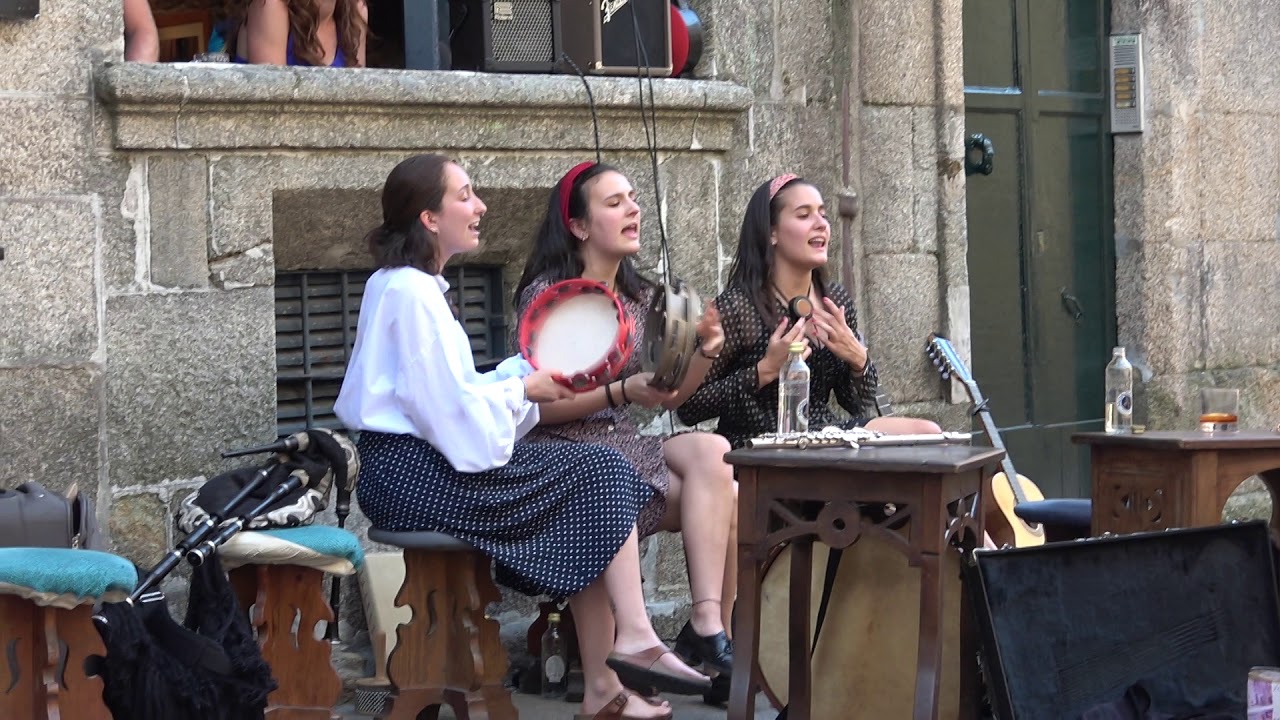 2019. 11 de Xullo. De Ninghures. Casa das Crechas (Santiago de Compostela)