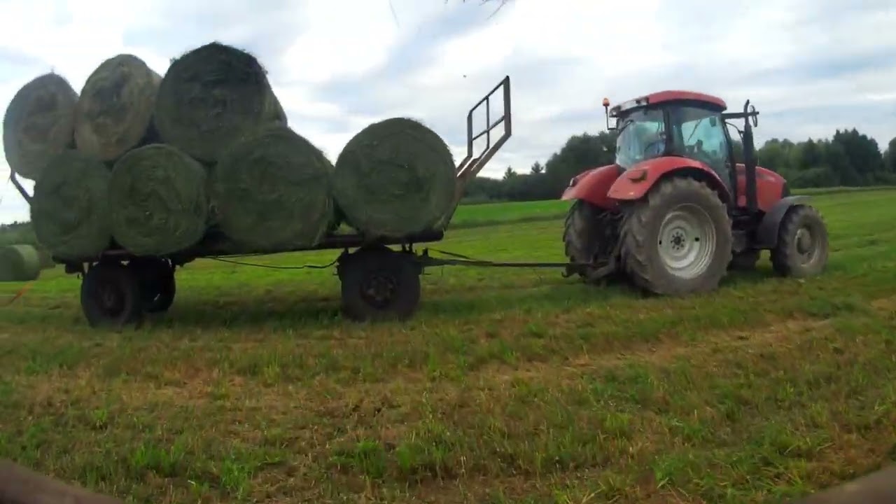 Prasowanie i owijanie sianokiszonki. Prasa łańcuchowa Metal-Fach Z587
