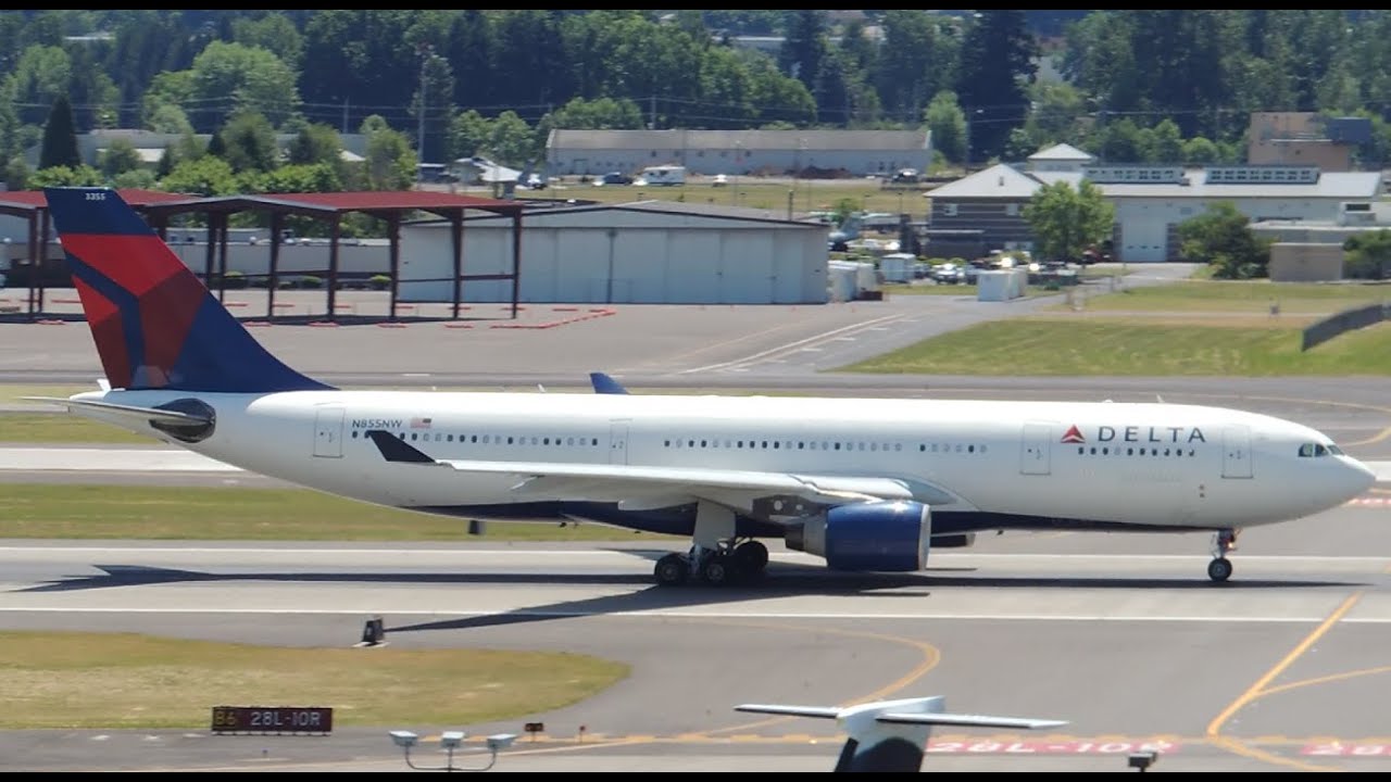 Delta Airlines Airbus A330-200 [N855NW] takeoff from PDX