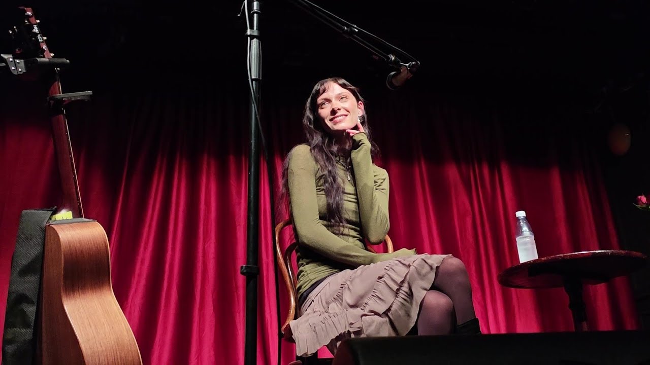 Holly Humberstone - Cruel World (unreleased at Copenhagen)