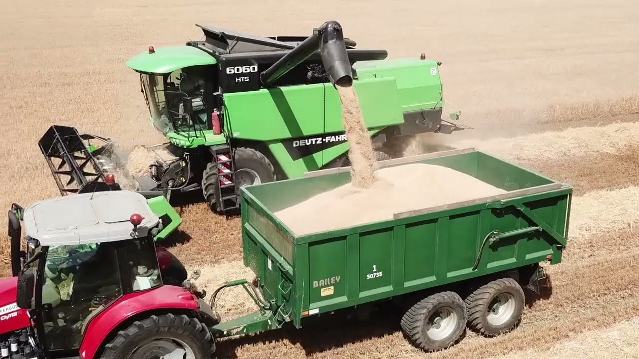 DEUTZ FAHR 6060 HTS COMBINE ON FIRST CUT BARLEY HARVEST UK