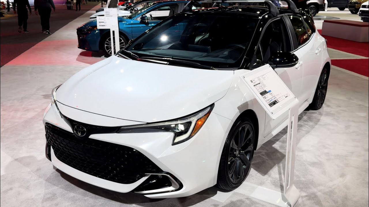 [4K] 2025 Toyota Corolla Hatchback XSE Первый взгляд - на LA Auto Show 2024