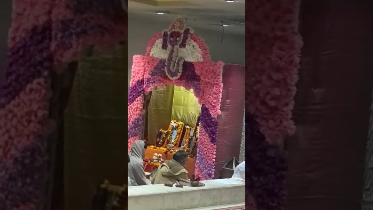 Anmolmantrashakti  is live मेहंदी पूर बालाजी मंदिर