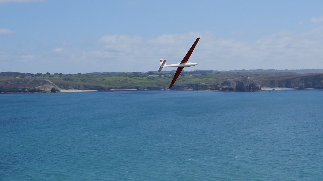 Hangflug an der bretonischen Küste