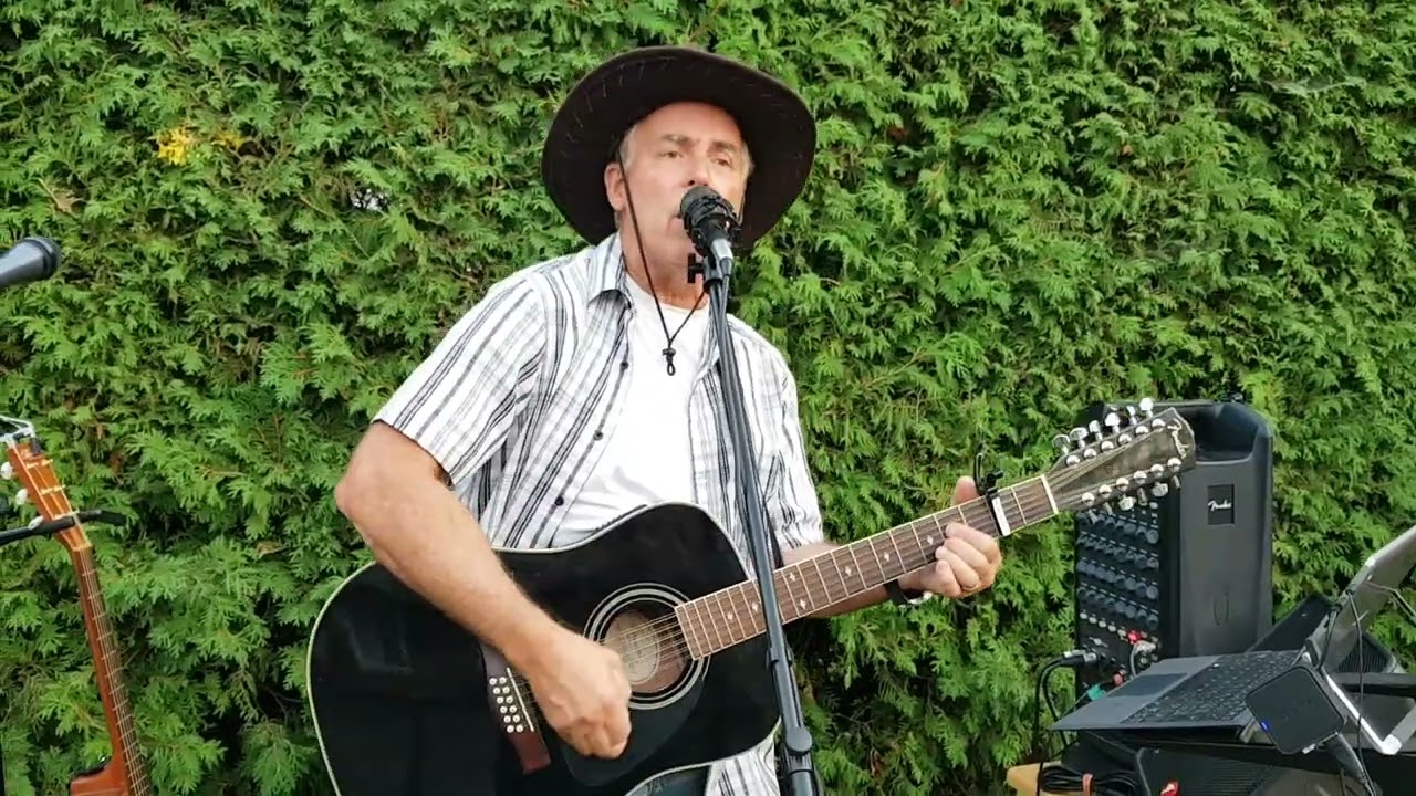 René plays and sings 