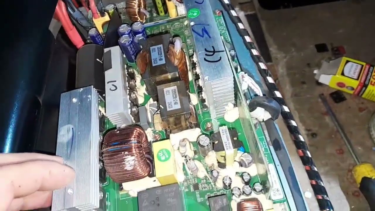 Ремонт зарядної станції Prowe 1200,як  воно так получається.