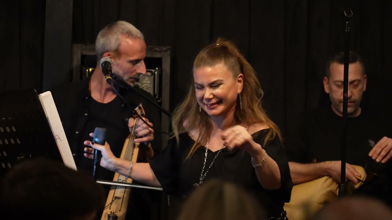 Hülya Polat-Ay Vuruyi