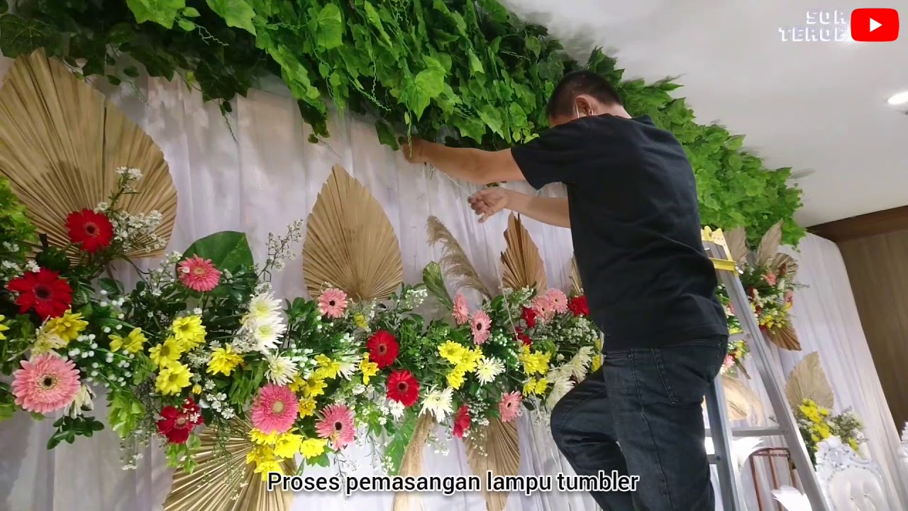 LOADING DEKORASI KAIN PUTIH