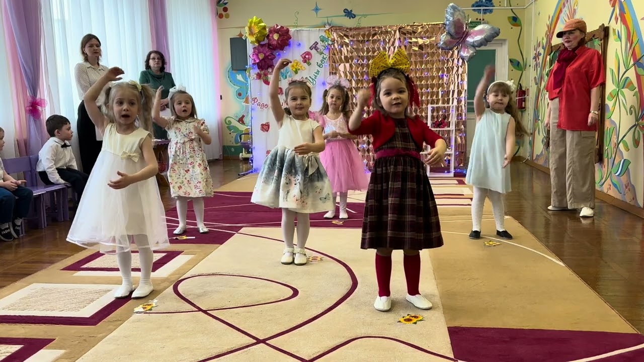 Танец куколок , Анечка 13 сад 