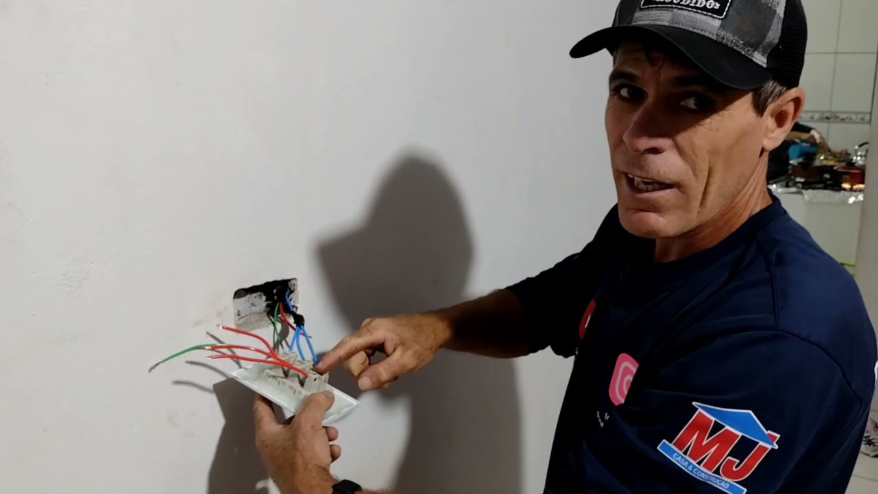 Como instalar tomada tripla de um jeito certo e fácil!!