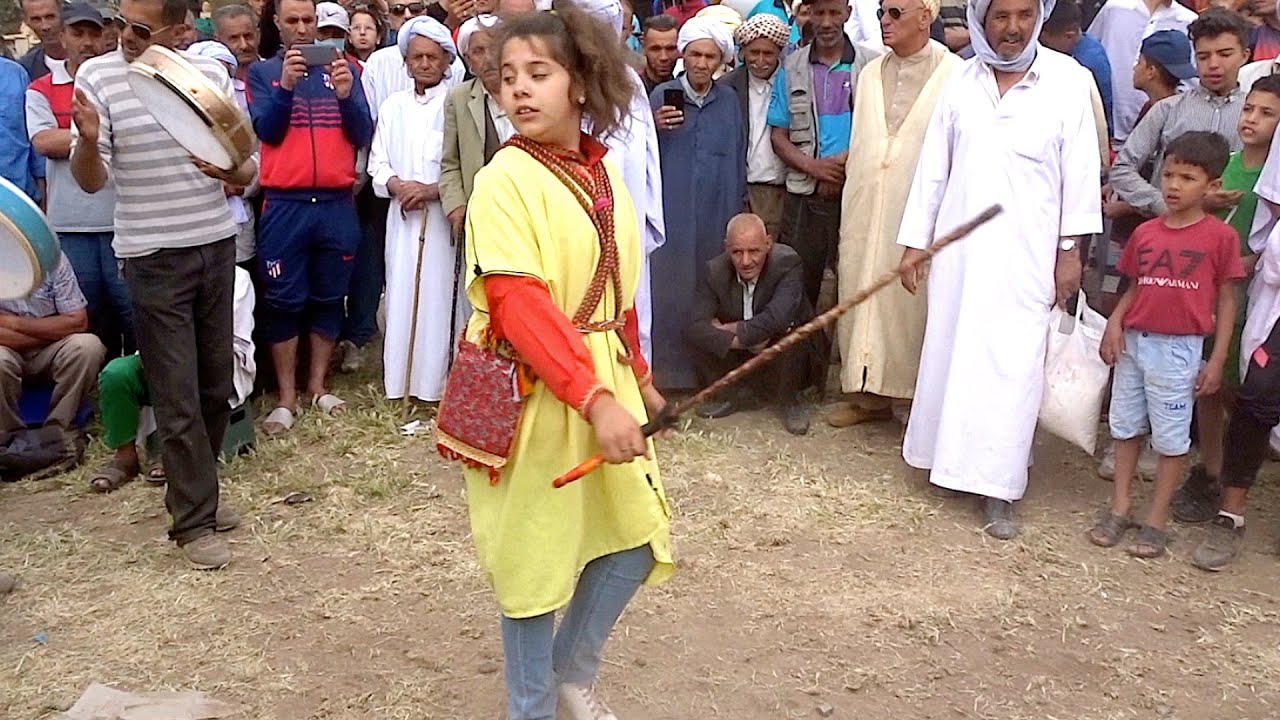 Danse alaoui avec la jeune Lamis  رقص العلاوي مع الشابة لميس