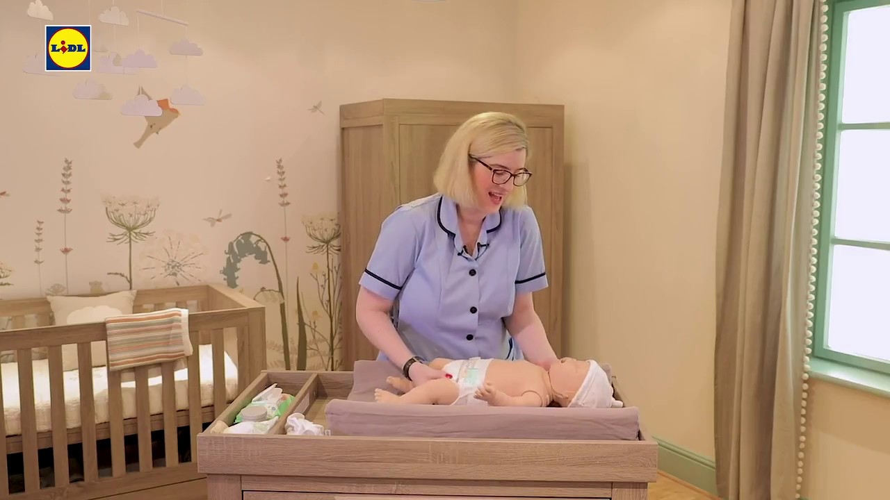 How to Change a Nappy