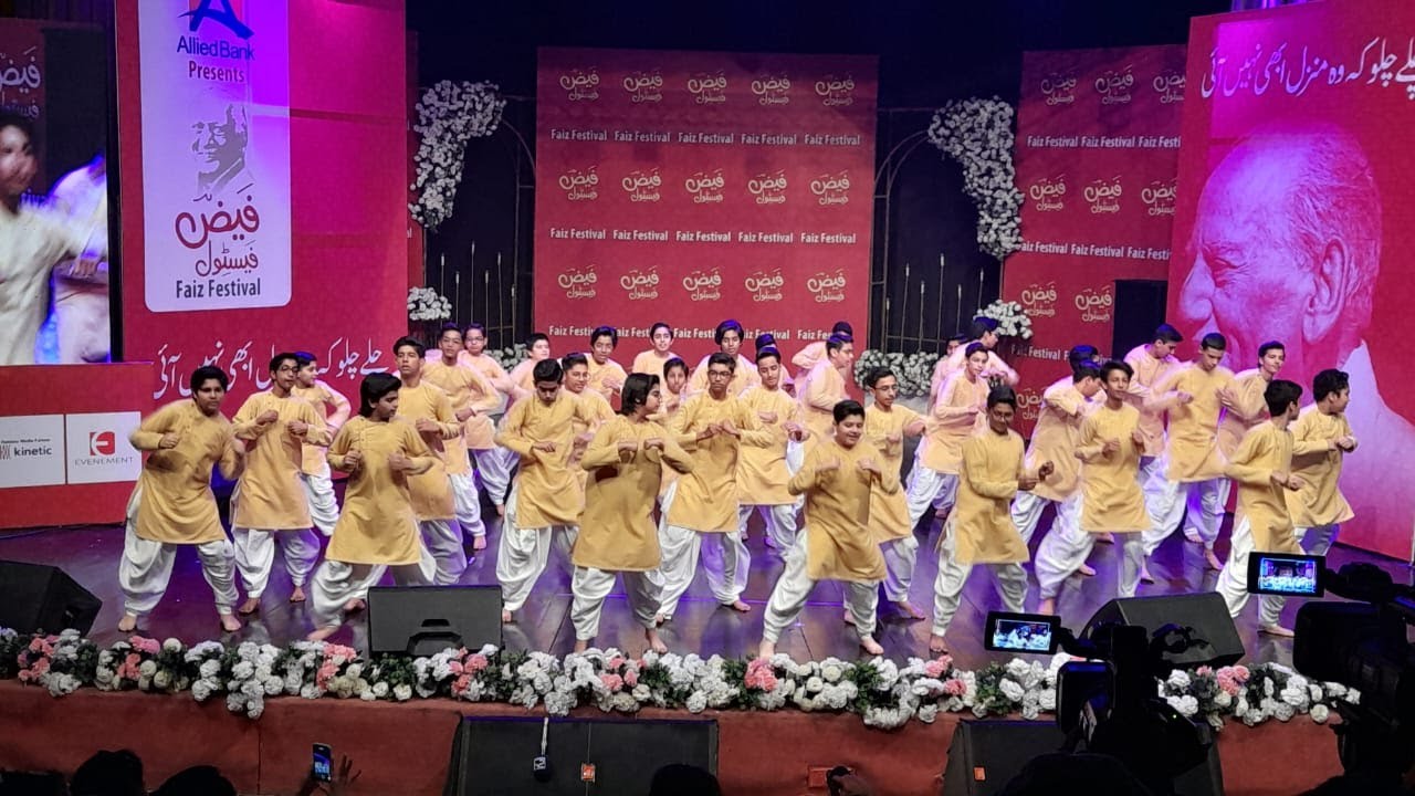 Fouquet Branch Bhangra Performance at Faiz Festival 2024!