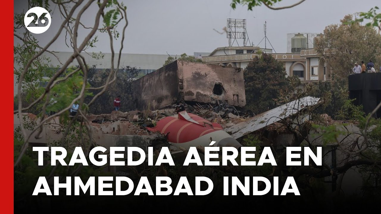 🚨 INDIA | Así quedó el avión incrustado en el edificio en Ahmedabad