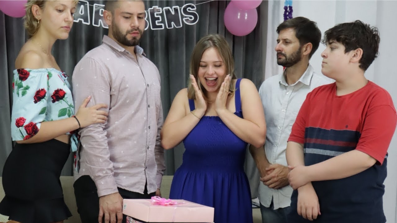 Son fils découvre sa mère infidèle et l'expose lors de sa fête d'anniversaire 💔😱