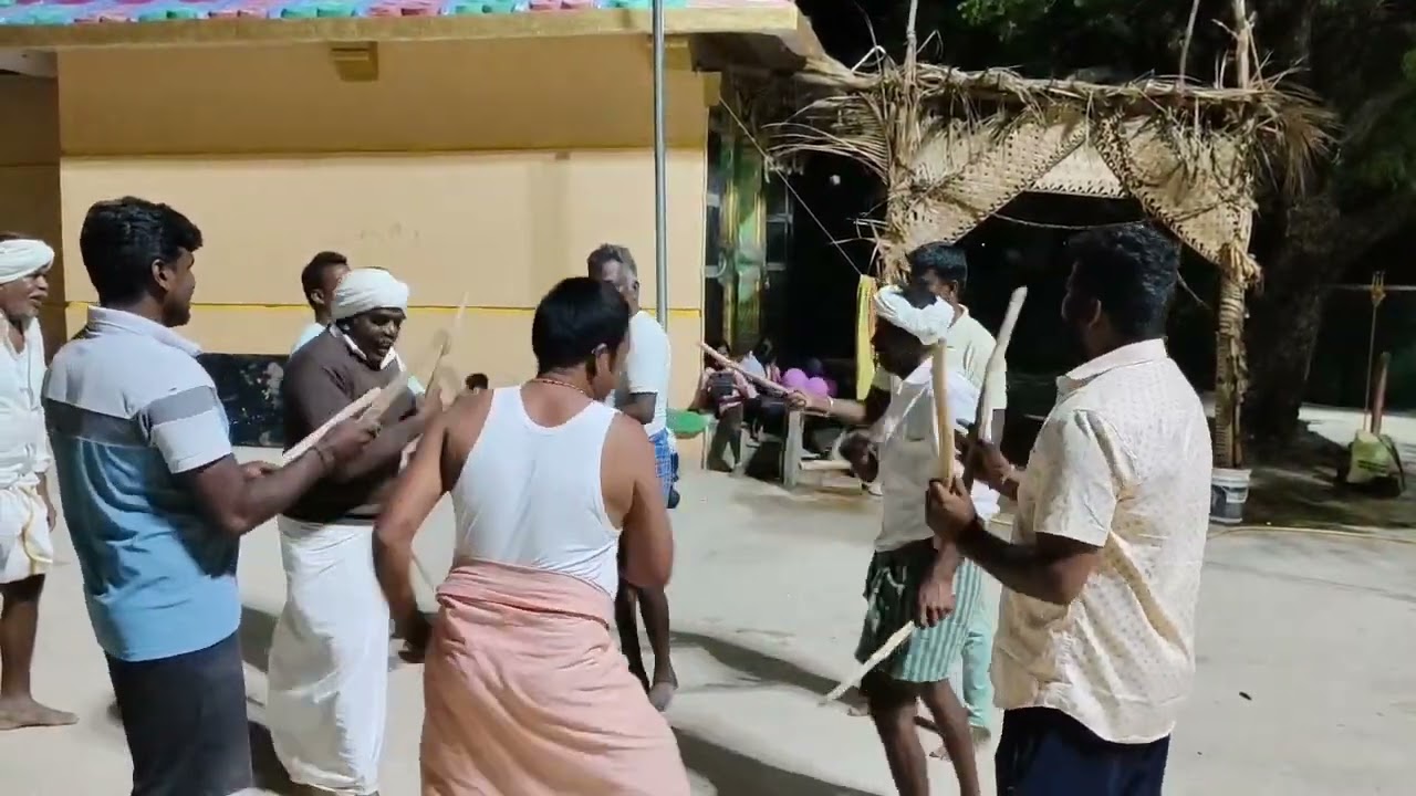 ಹಿರಿಯೂರಿನ ಚಳಮಡು ಗ್ರಾಮದಲ್ಲಿ ಕೋಲಾಟ..