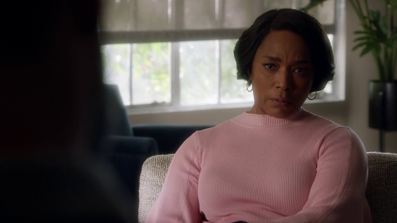 9-1-1 7x01 - Athena in therapy with Doctor Frank