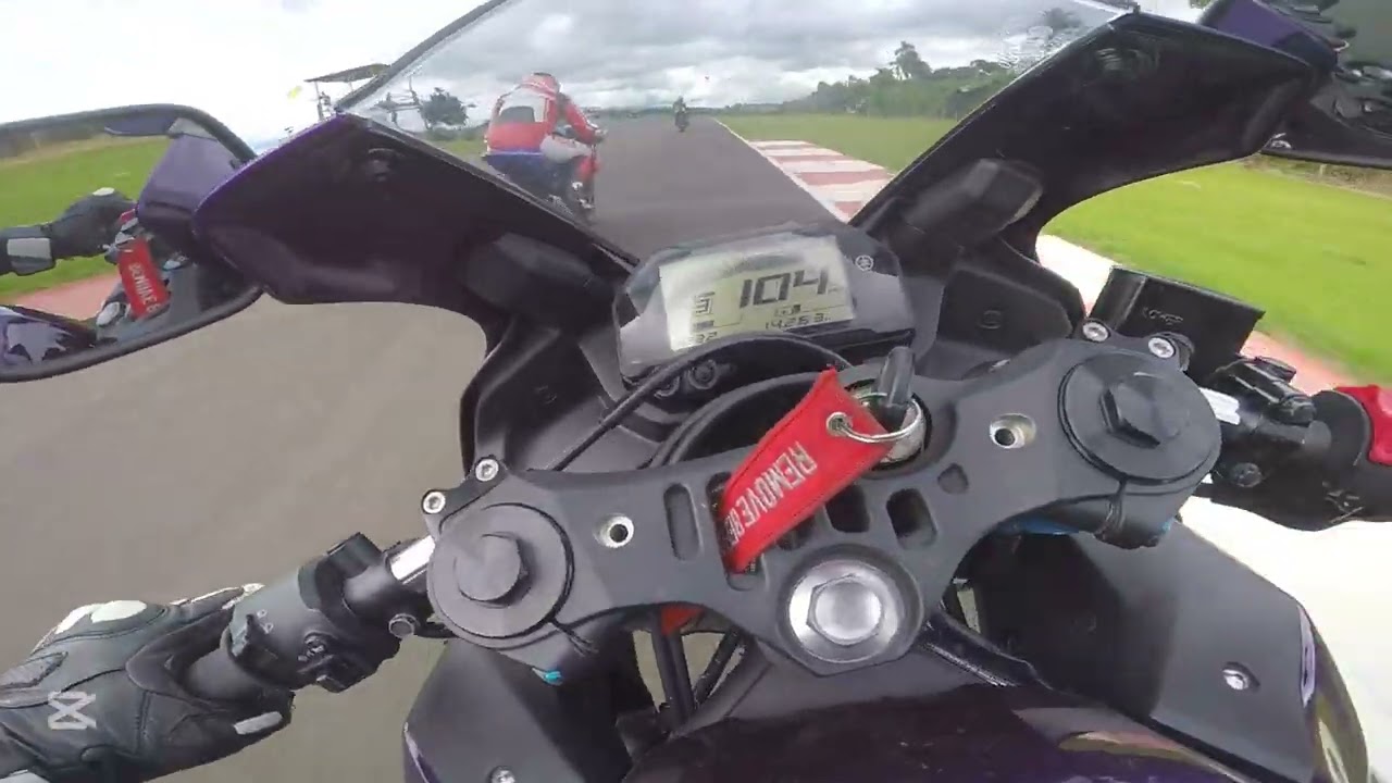 YAMAHA R3 - Track Day Haras Tuiuti 22/12 (Bateria Amarela - Volta #5)