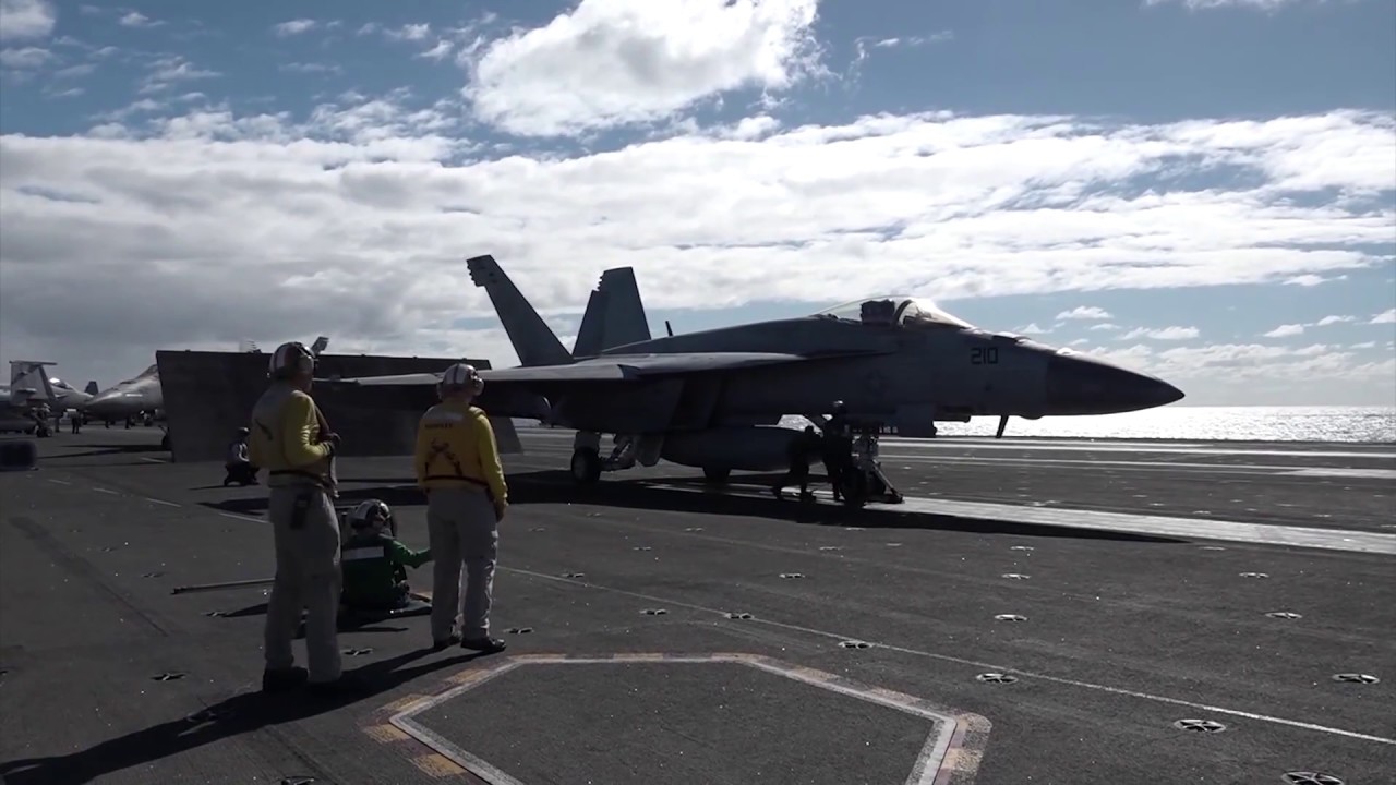 10 Minutes of Aircraft Carrier Operations - USS Ronald Reagan