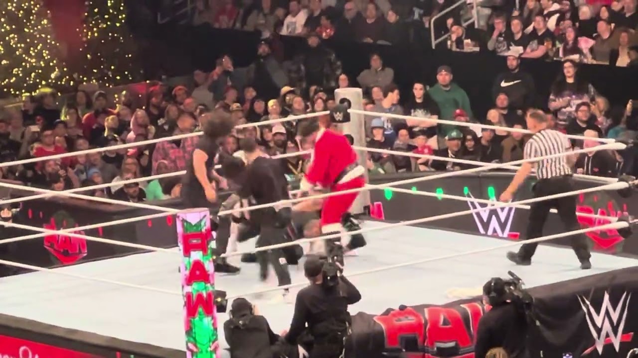 FULL MATCH - Damian Priest vs “Dirty” Dominik Mysterio live - Monday Night Raw 12/23/2024