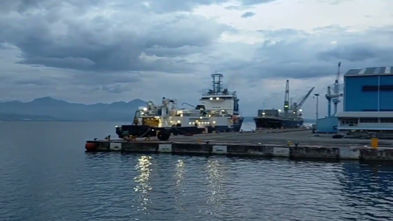REFUEL OF USA FLAGGED  MV CAPE STARR AT AGILA SHIPYARD, SUBIC BAY, 26 OCTOBER 2025