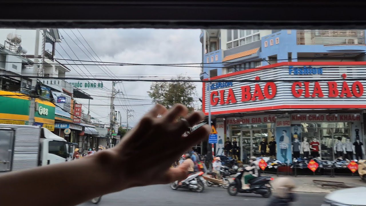 Experimental ASMR on a Sleepbus in Vietnam 🇻🇳 Tracing and Hand movements 
