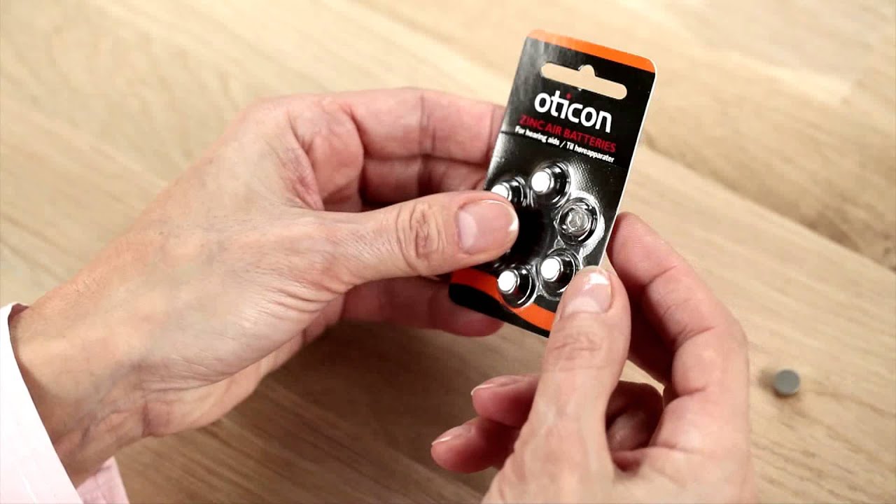 Oticon BTE changing battery