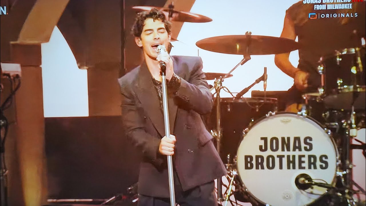 Jonas Brothers + Yellowcard - Ocean Avenue - Milwaukee, WI - 10/12/25