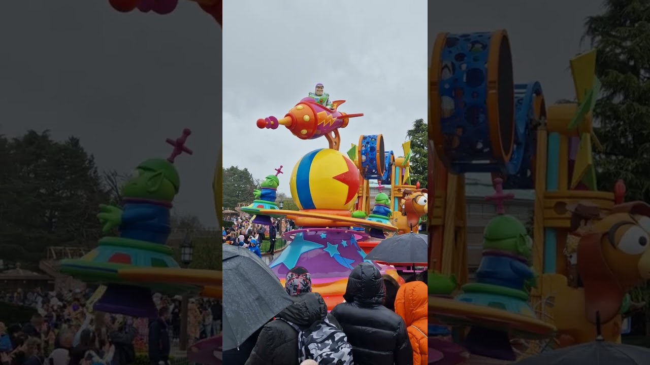 Disney Land  Paris Parade 