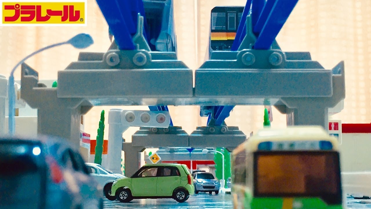 [Plarail] Я превратил монорельс в двухколейную дорогу и проложил под ней дорогу.