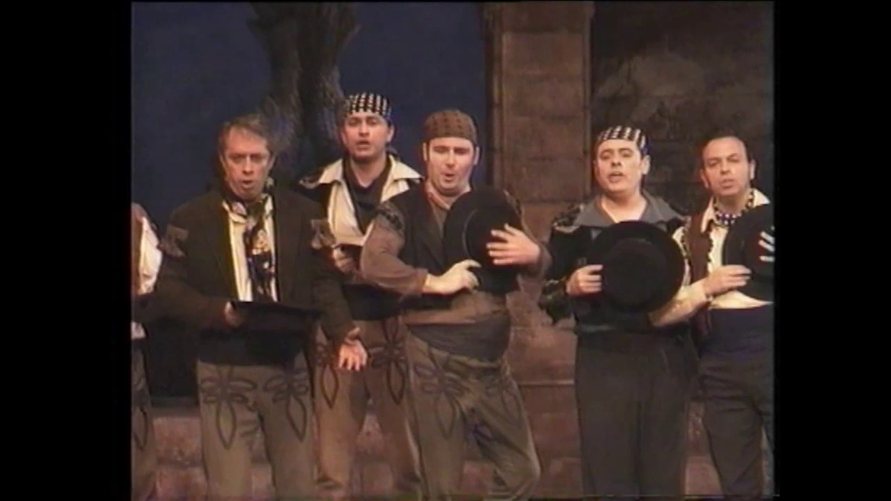 Bizet- Carmen-  La cloche a sonne; nous, des ouvrieres & Jeunes gens