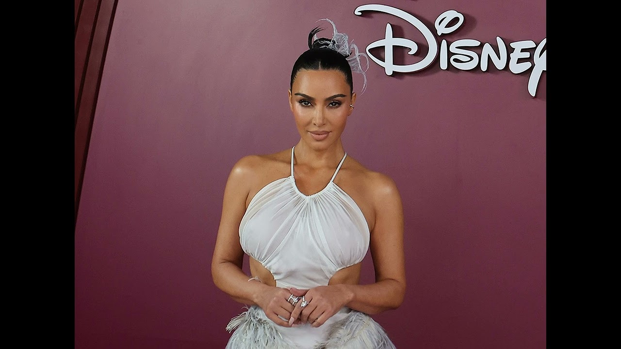 Kim & Lewis: Is a Romance Blooming?