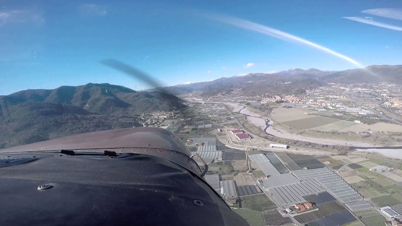 Cessna 172 - Atterraggio pista 27 Albenga (LIMG)