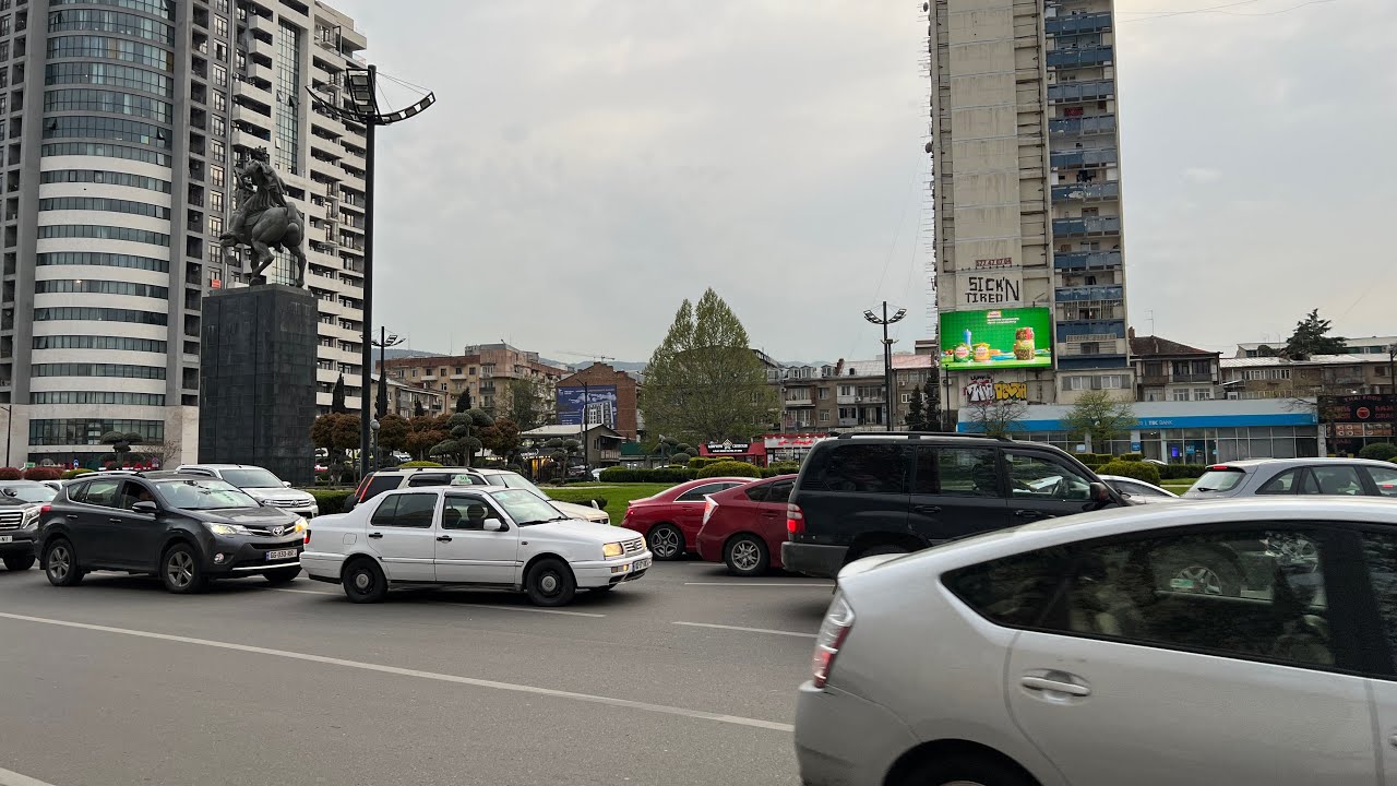 Тбилиси. Что происходит в городе с 16 часов до 21 часа. Куда лучше не направляться в это время.