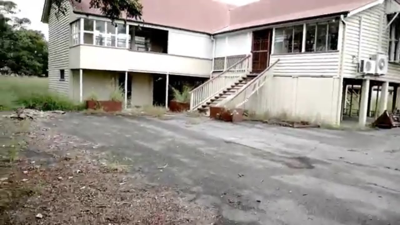 The urban exploration of an Abandoned primary school (Brisbane) Australia urban with Devils Donuts
