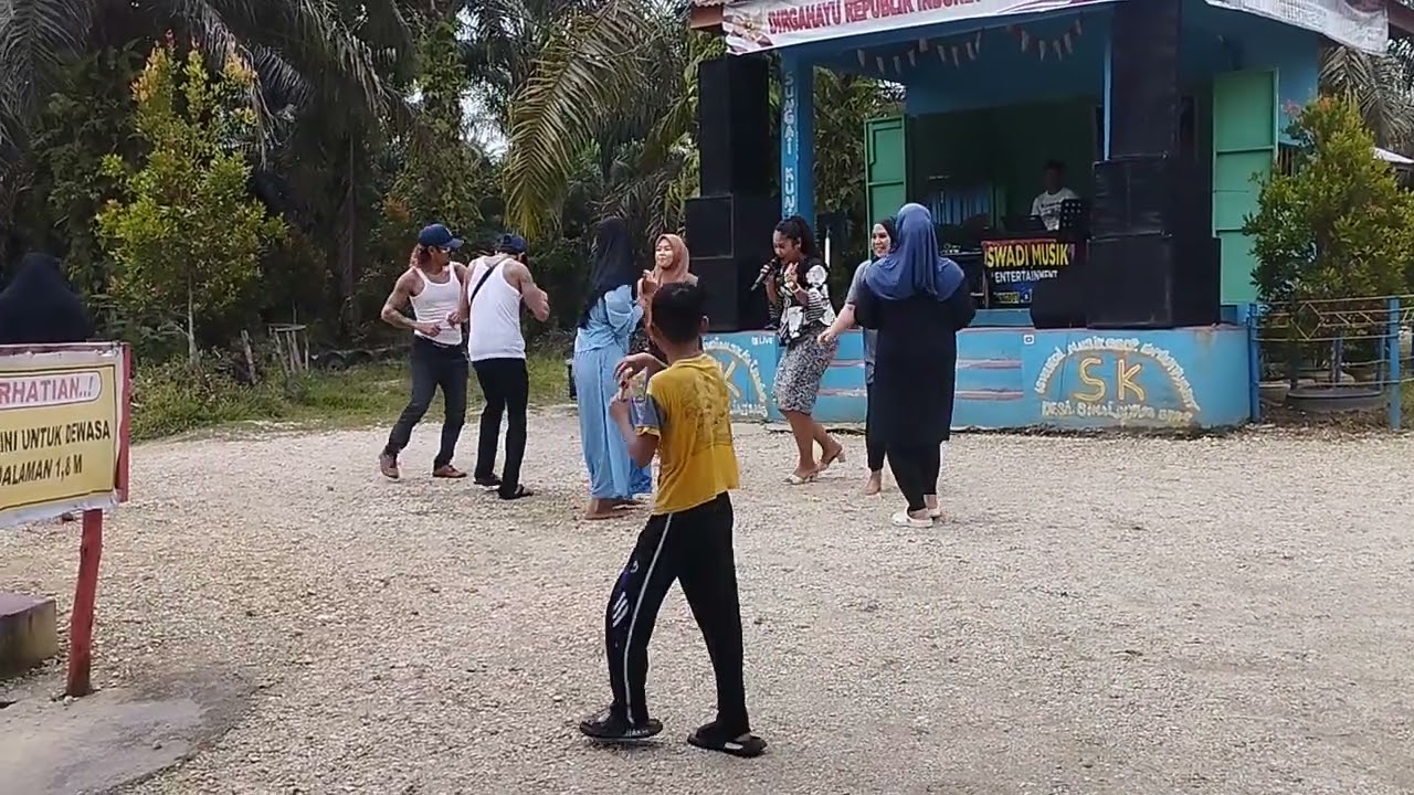 Goyang patung vs goyang jentik