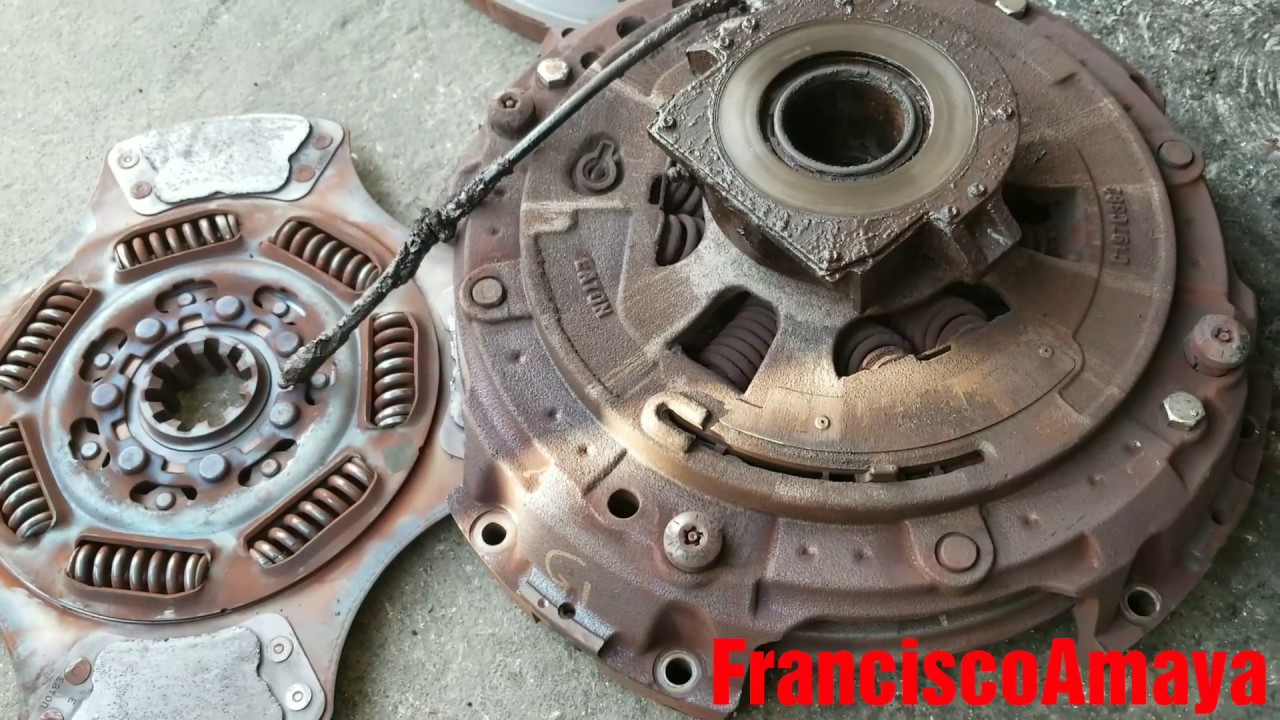 Freightliner cascadia pasta de clutch quemado se patina motor acelera pero no camina