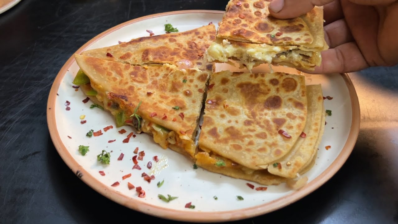 Cheesy Pizza Vaala Paratha Recipe | Pizza Paratha Recipe | Paratha Pizza | Snack Ideas
