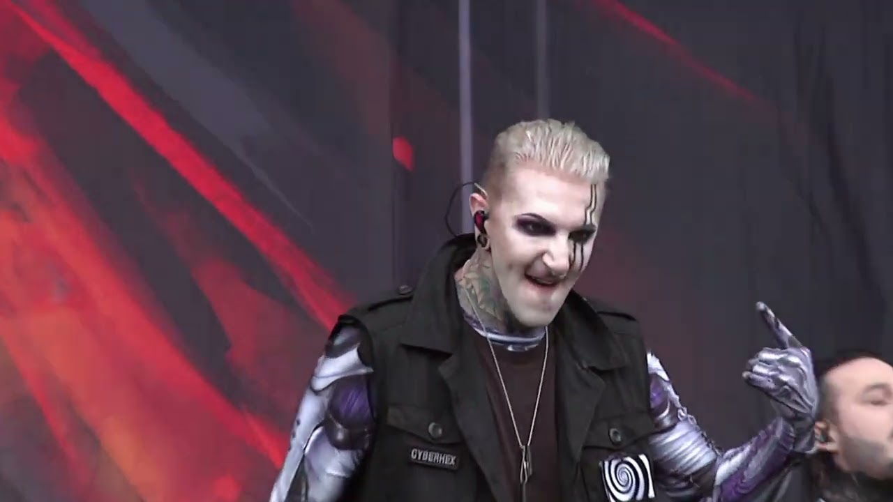 MOTIONLESS IN WHITE