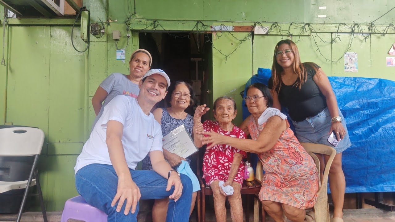 Yorme Isko, Bumisita sa Isang Centenarian at binigay ang 100k Para Kay Lola💙☝️🙏