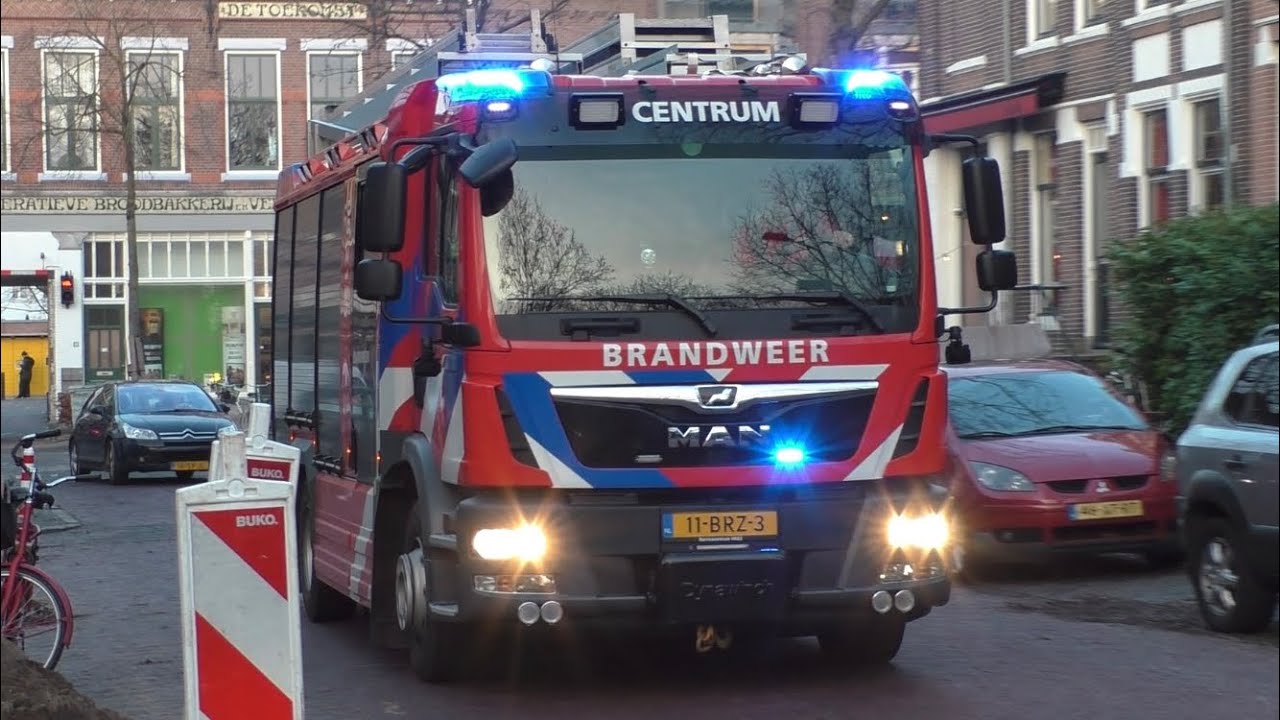 Brandweer Nijmegen-Centrum TS 08-2131 met spoed naar een brand in Nijmegen!