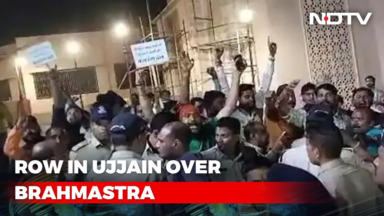 Ahead Of Alia Bhatt, Ranbir Kapoor's Visit, Ruckus Outside Ujjain Temple