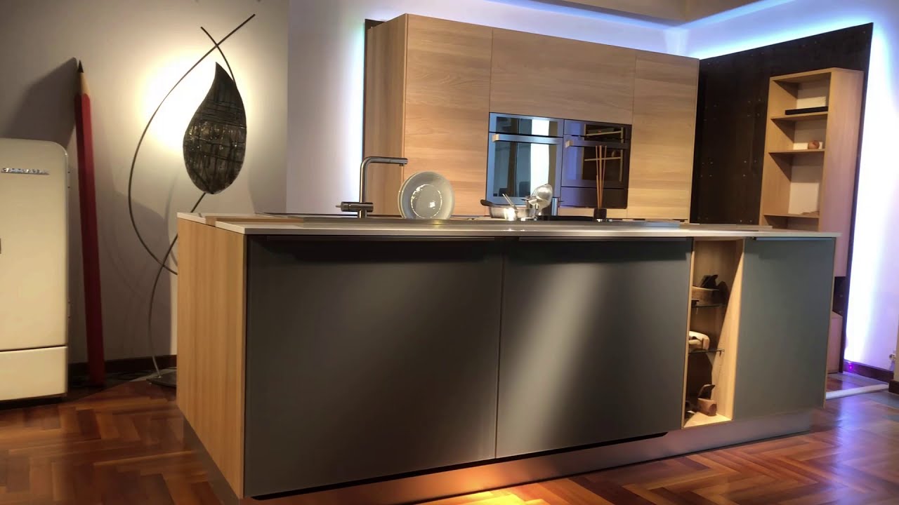Cucina di design 100% legno naturale su misura - Progetto Show-Room -