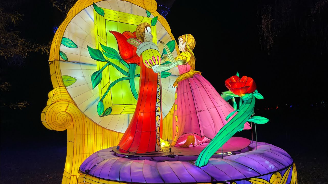 Garden of Lights - Frumoasa și Bestia /  Beauty and the Beast, Gradina Botanica