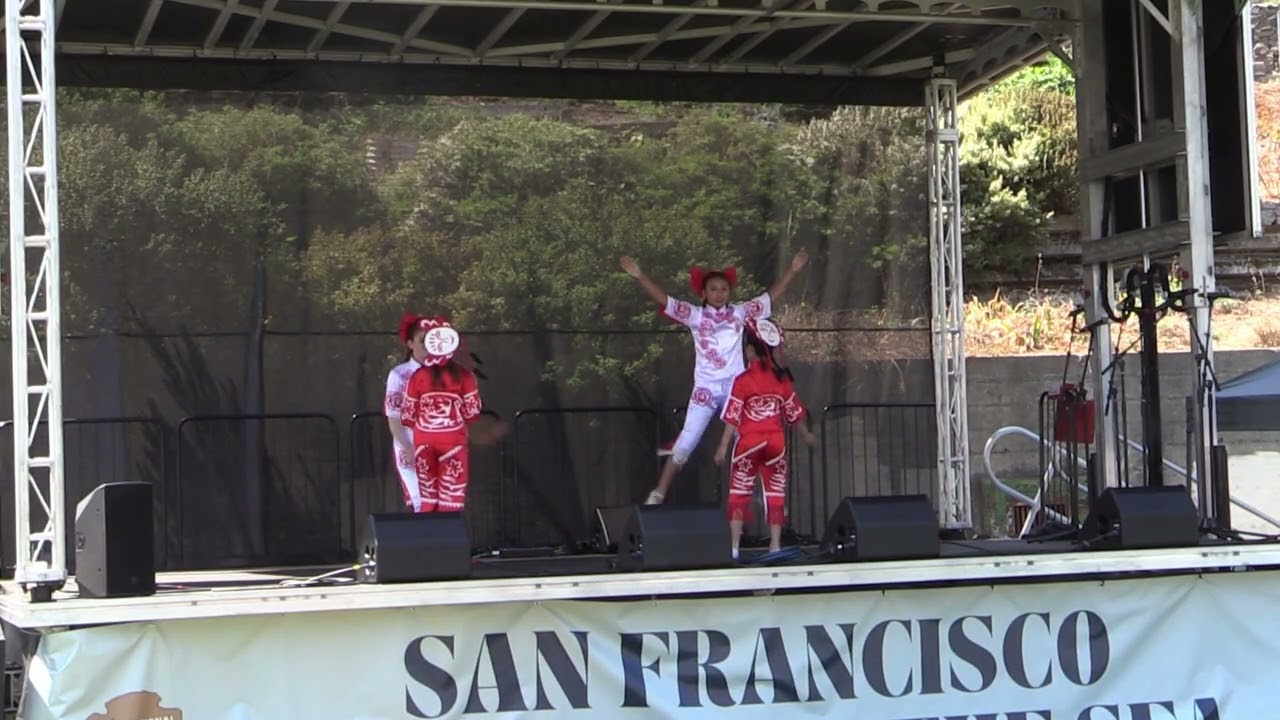 Flying Angel Chinese Dance Company Perform at the Festival of the Sea